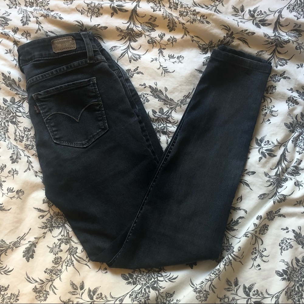 Levi’s Skinny Low-Rise Leggings Jeans